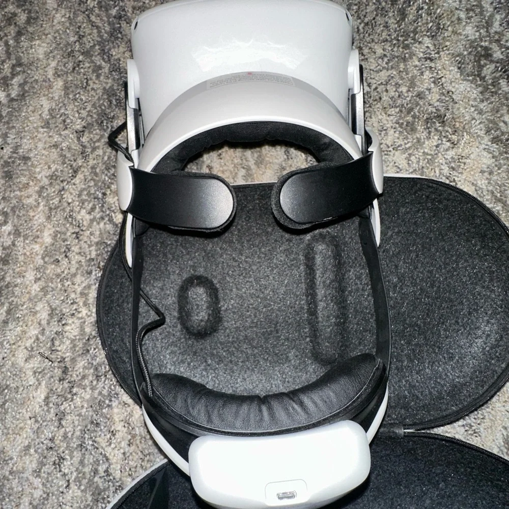 Oculus Quest 2 Headset